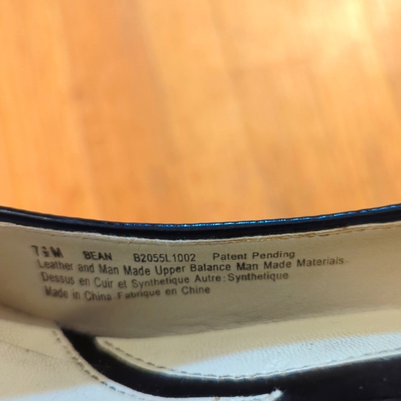 Naturalizer Black Leather Heels - Picture 5 of 6